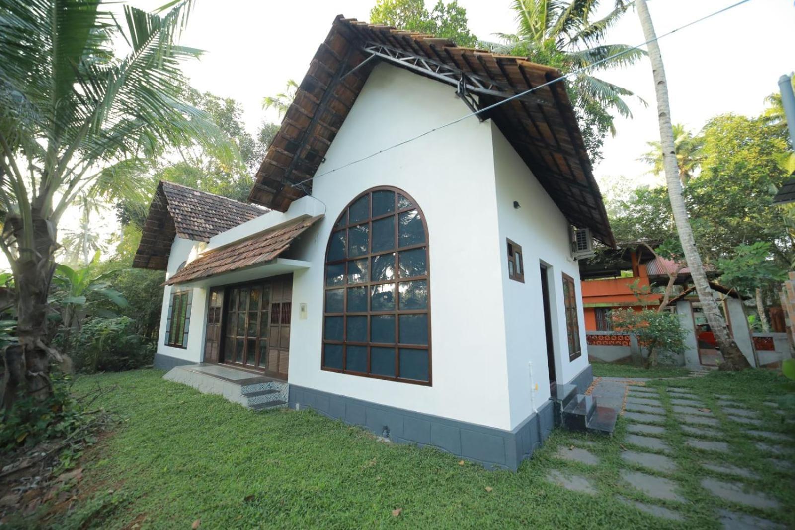 Munroe Plackal Heritage Mundrothuruth Exterior photo